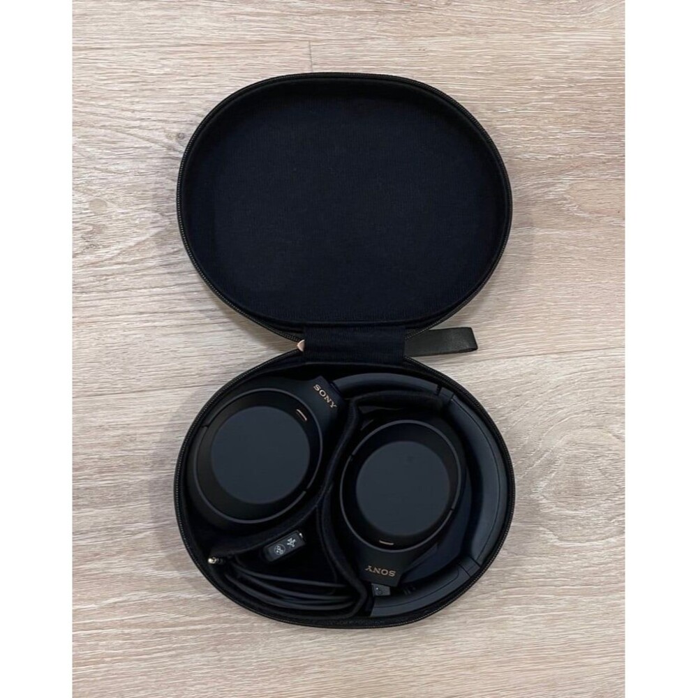 Sony WH-1000XM4 Wireless Noise Canceling Headphones Black + Case